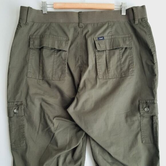 LEE Relaxed Fit Flex-to-go Mid-Rise Cargo Capri Pants Green Sz 18 - Picture 8 of 13